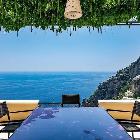 Villa Lavish 3Br Cliffside Villa With Majestic Sea Views In Central Positano