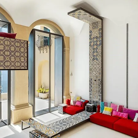 Lavish 3Br Cliffside Villa With Majestic Sea Views In Central Positano *