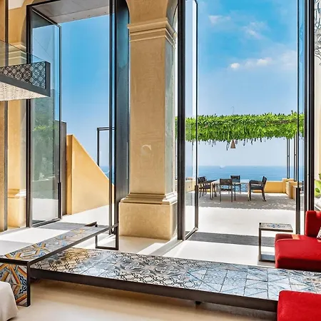 Villa Lavish 3Br Cliffside Villa With Majestic Sea Views In Central Positano *