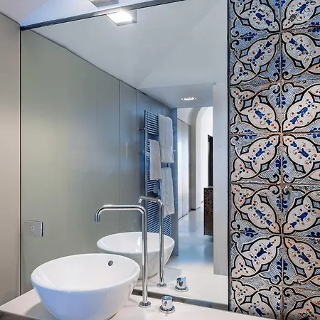 Lavish 3Br Cliffside Villa With Majestic Sea Views In Central Positano Villa